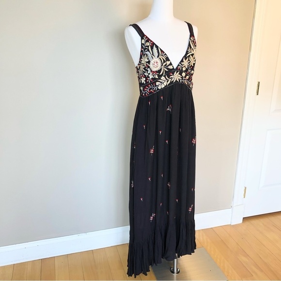 ANTHROPOLOGIE Ranna Gill Fiona Black Maxi Dress Red Floral Embroidery Ruffle Hem - Picture 2 of 15